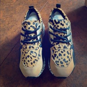 Leapord cheetah sneakers